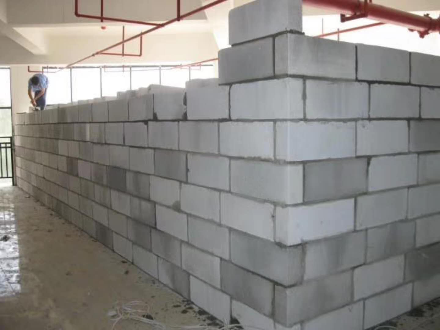 新化蒸压加气混凝土砌块承重墙静力和抗震性能的研究